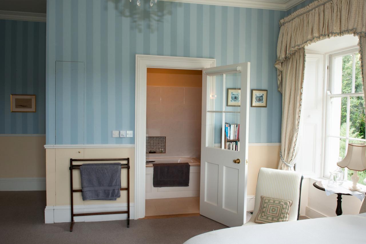Bed and Breakfast Lough Bawn House Collinstown  Exterior foto
